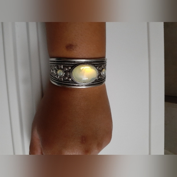 Sage- Like Moonstone Statement Bracelet - Picture 5 of 11